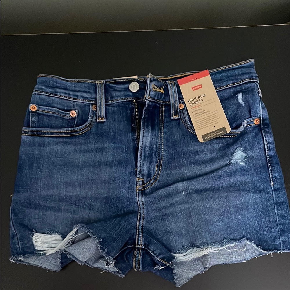 Levi’s High-Rise Blue Denim Shorts NWT. 27